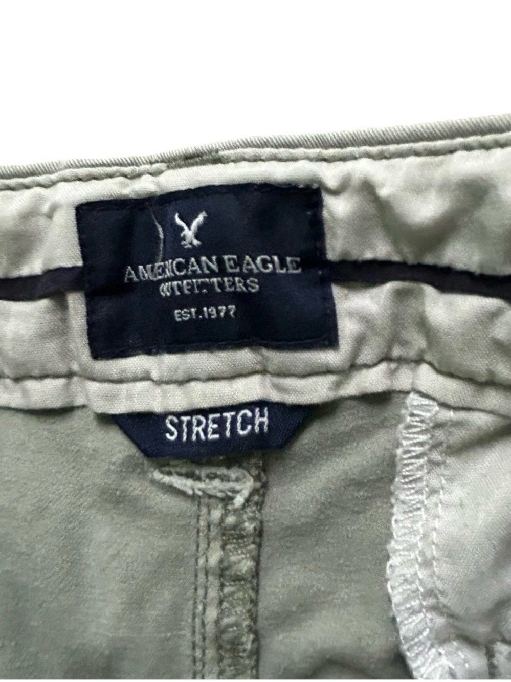 Women’s American Eagle Midi Stretch Khaki Shorts Size 2 - Picture 3 of 4